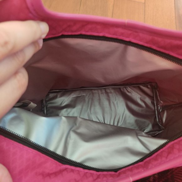 Guesse Handbag - Picture 3 of 6